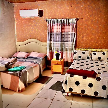 Bed and Breakfast La Escala Aeropuerto Луке Экстерьер фото