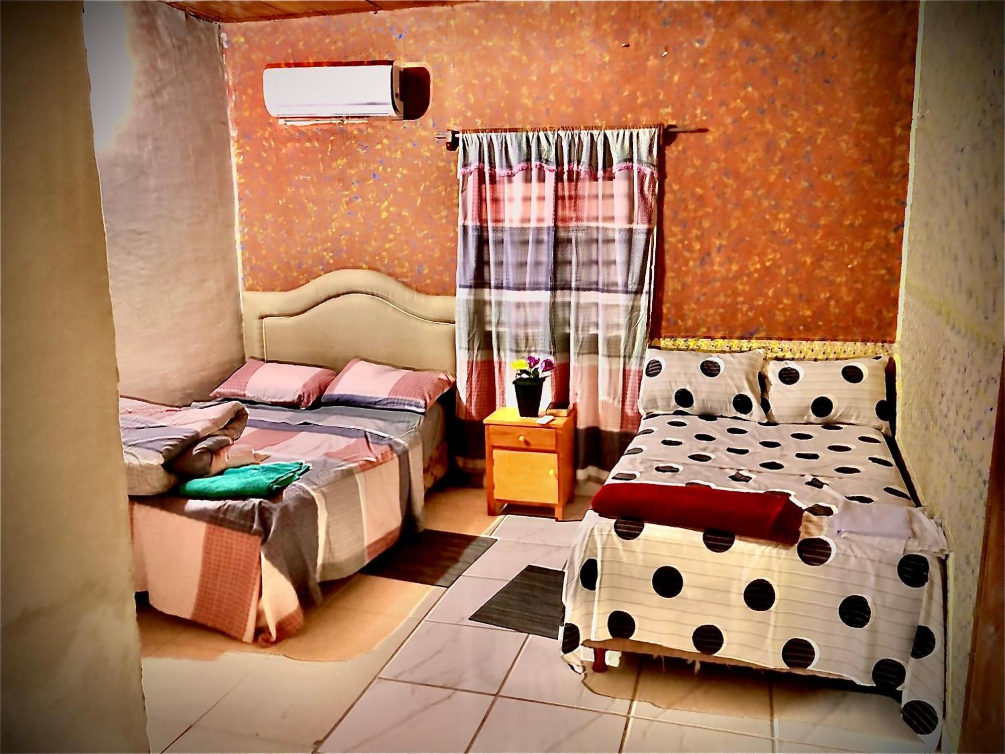 Bed and Breakfast La Escala Aeropuerto Луке Экстерьер фото