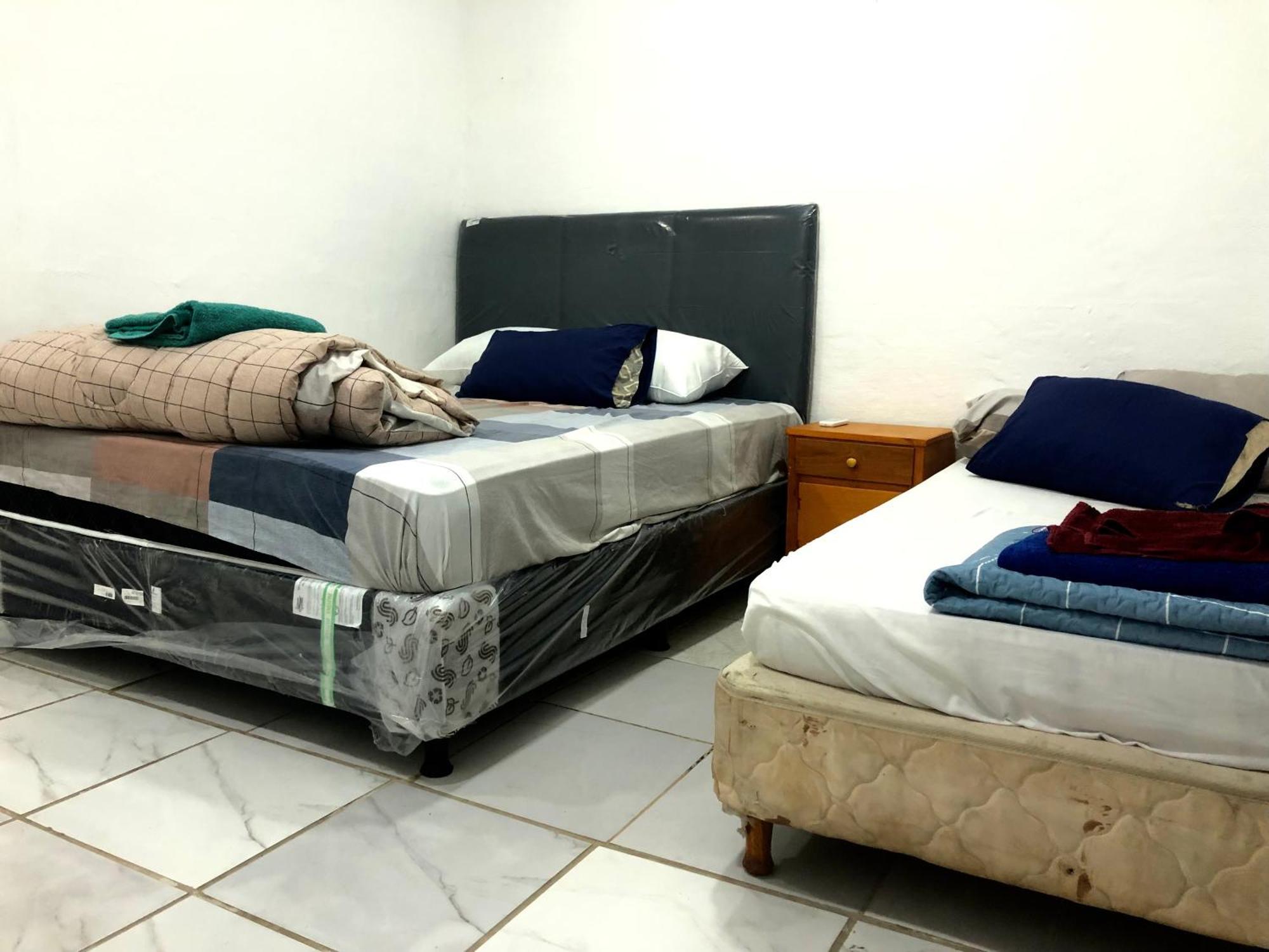 Bed and Breakfast La Escala Aeropuerto Луке Экстерьер фото