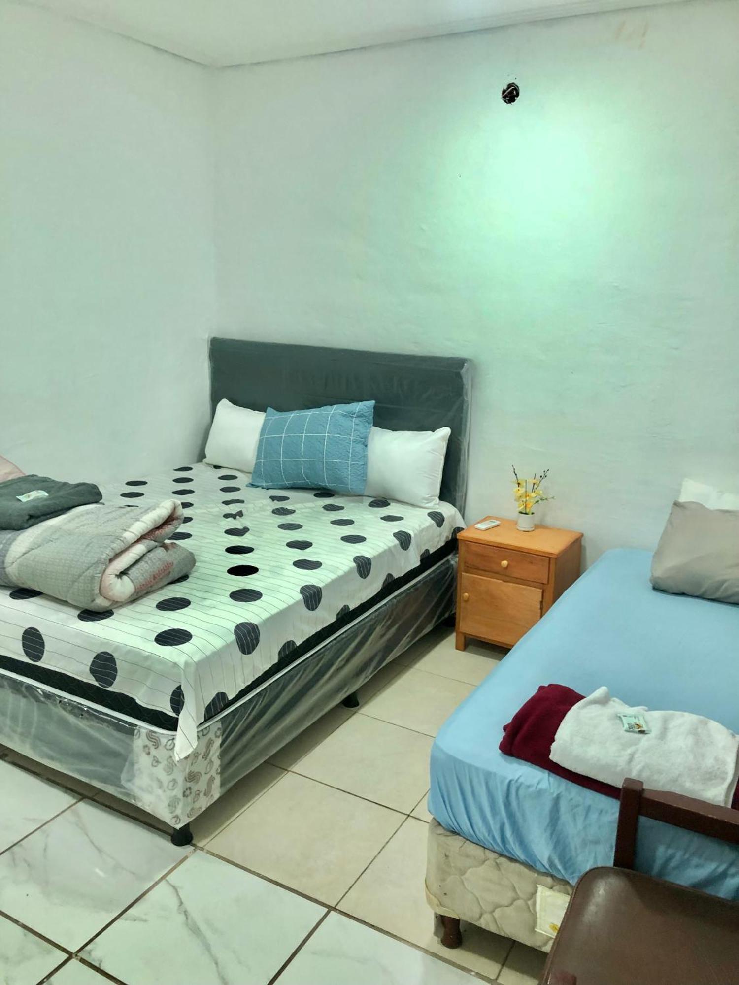Bed and Breakfast La Escala Aeropuerto Луке Экстерьер фото
